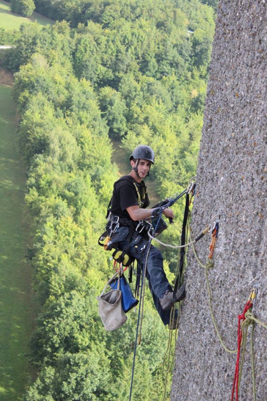 Cordiste sur falaise